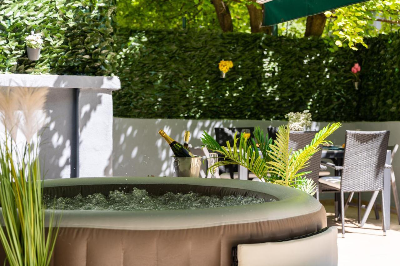 Oasis Luxury Apartment With Terrarce And Jacuzzi Split Buitenkant foto