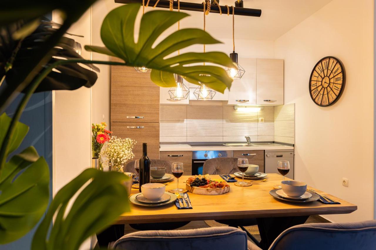 Oasis Luxury Apartment With Terrarce And Jacuzzi Split Buitenkant foto